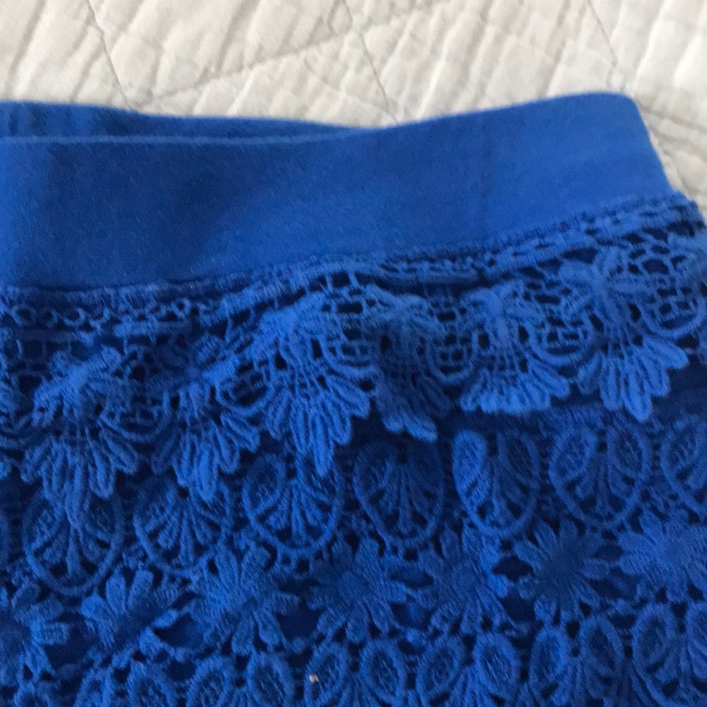 Express Shorts - Picture 4 of 5